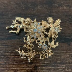 Vintage Kirks Folly Cherub Pin. ⭐️